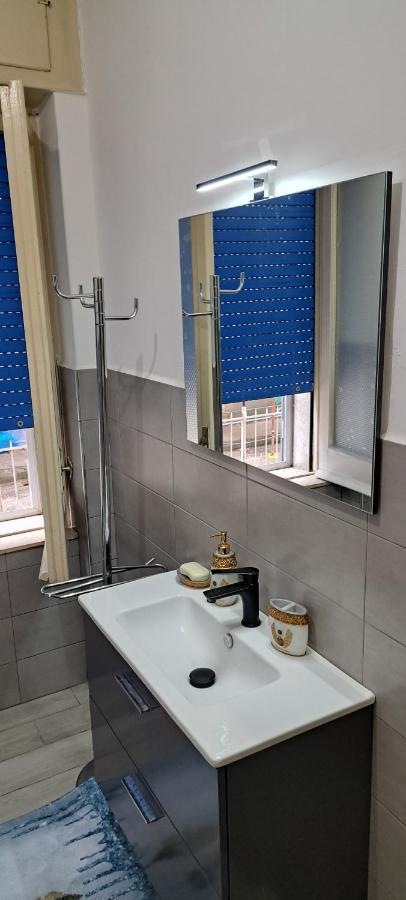 An A L Room With Shared Bathroom Caserta Exterior foto